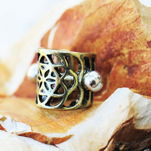 Antique Gold Flower Cartilage Ear Cuff Cuff Earring Impulse Piercings