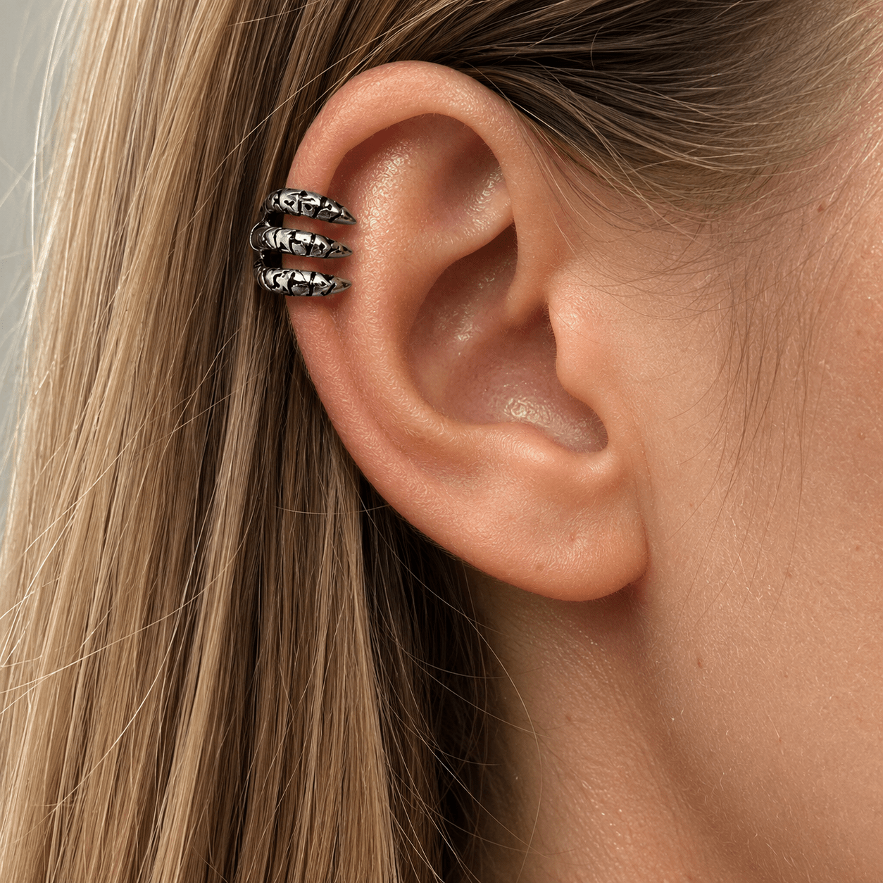 Stainless Steel Trident Triple� Claw Cartilage Earring