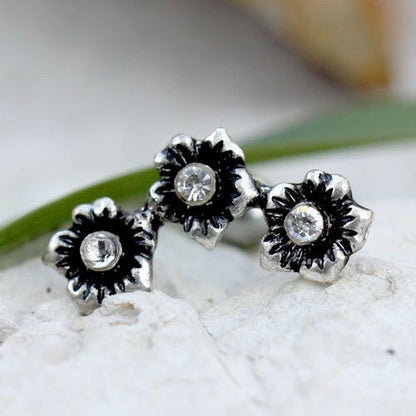 Stainless Steel Triple Flower Cartilage Earring Cartilage Impulse Piercings