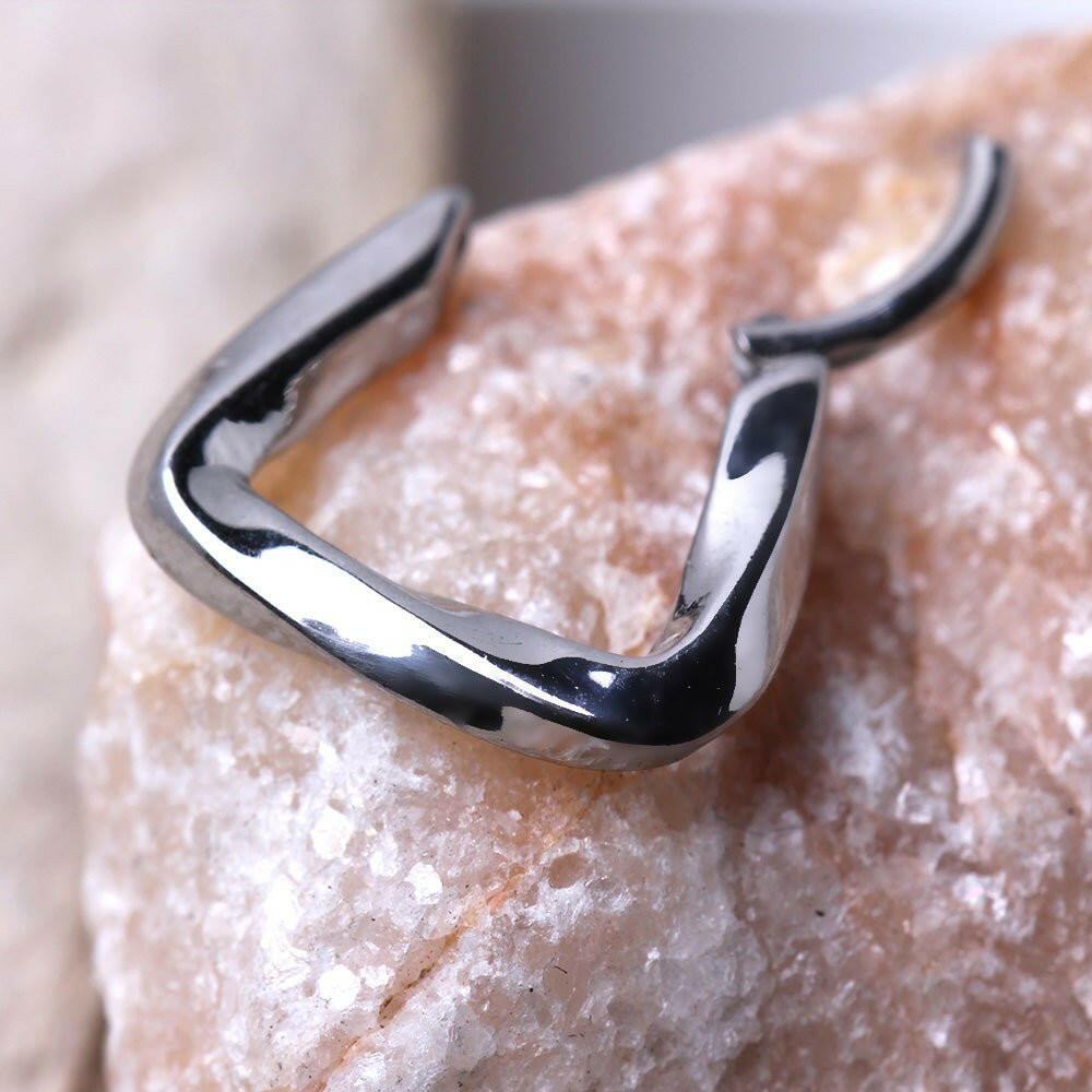 Stainless Steel Twisted Trapezium Shape Hinged Clicker Ring Seamless Ring Impulse Piercings