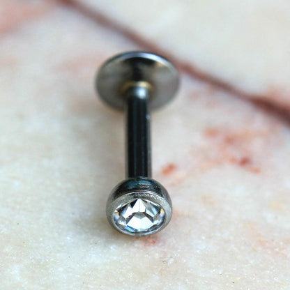 Internally threaded labret stud cartilage placement
