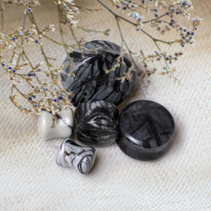 Natural Black Net Jasper Stone Saddle Plug Plugs Skin Metals