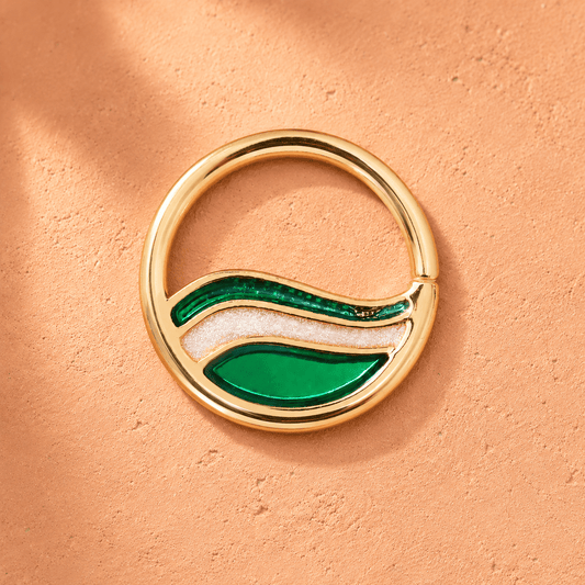 Gold plated green wave seamless ring 16G, green white glitter enamel yellow gold 316L stainless steel
