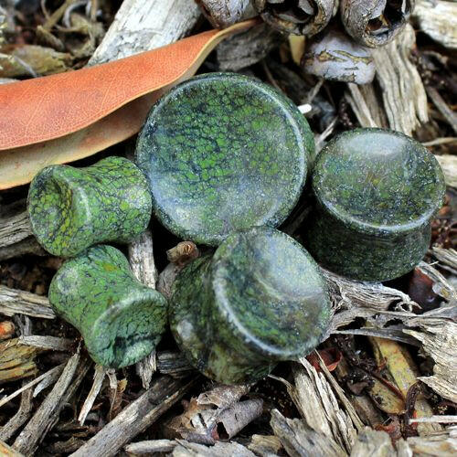 Natural Green Serpentine Concave Stone Saddle Plug Plugs Impulse Piercings